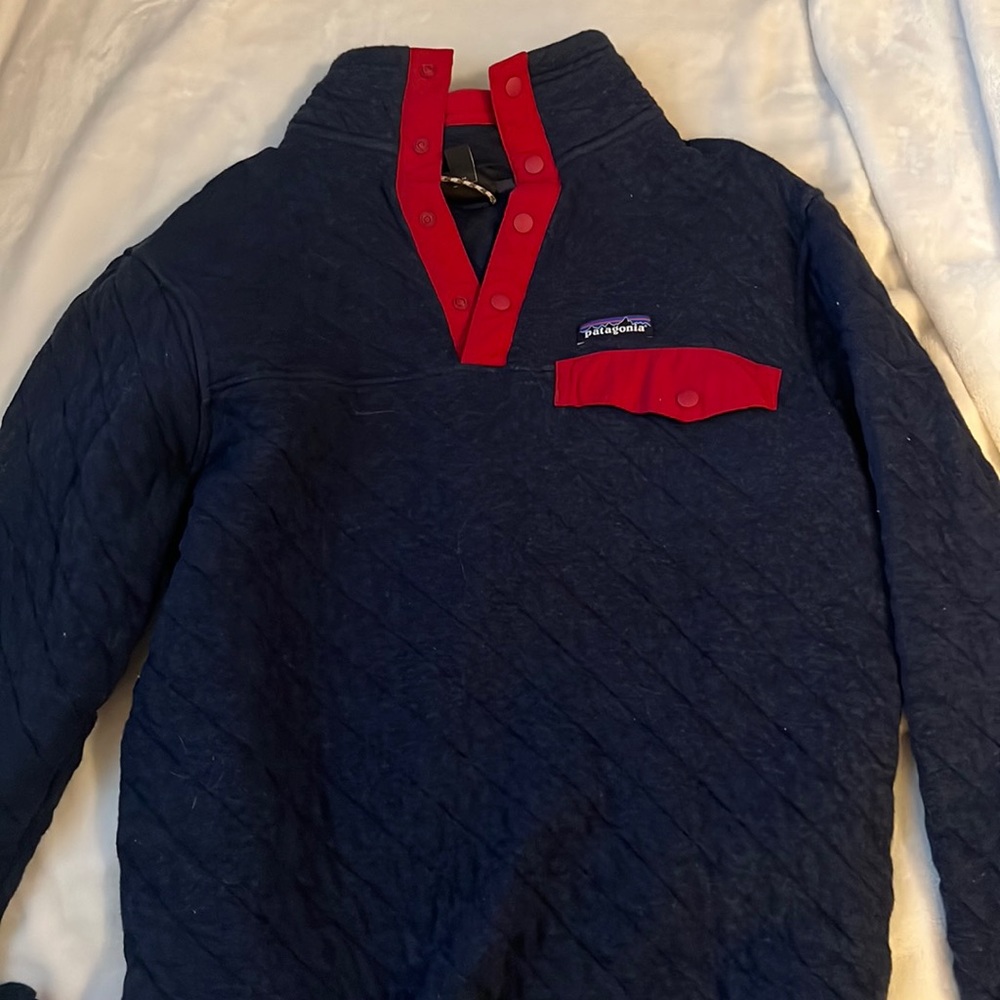 COPY - Patagonia half button up, size small, navy and red